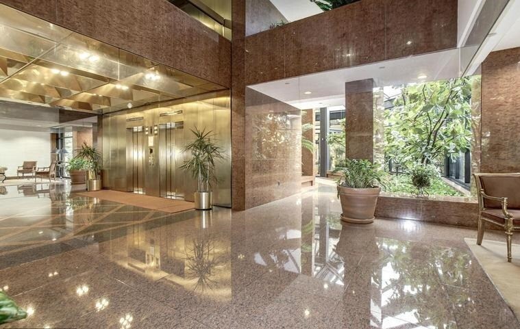 Building Photo - 1530 Key Blvd