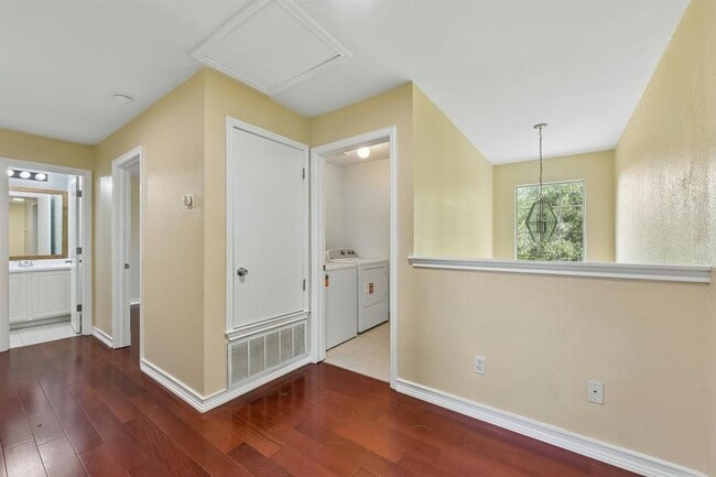 Building Photo - 12712 Ring Dr