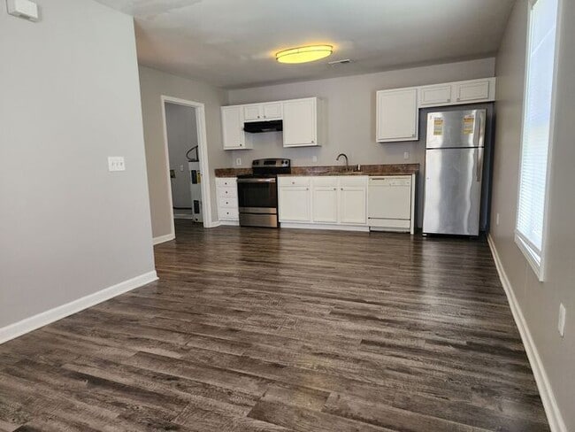 Building Photo - MOVE IN SPECIAL - HALF OFF 1ST MONTHS - All Electric 1 Bedroom 1 Bathroom