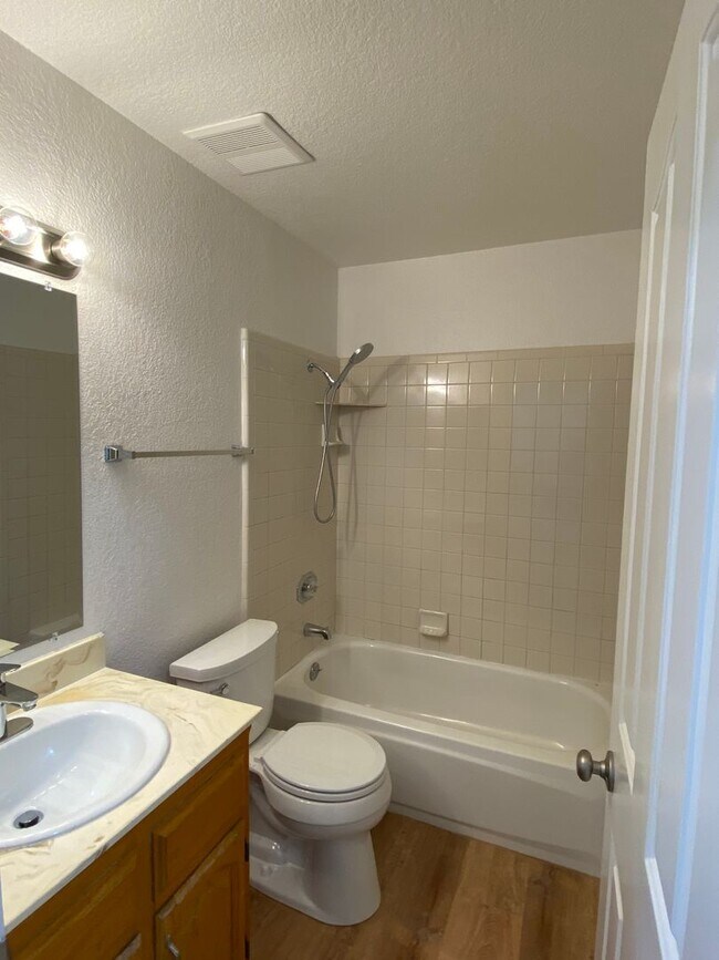 Building Photo - COMING SOON - Wonderful 4 bedroom/2 bath house - Updated throughout!