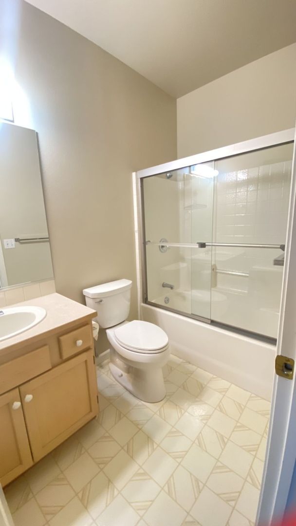 Building Photo - Cozy Home in a Gated Community!