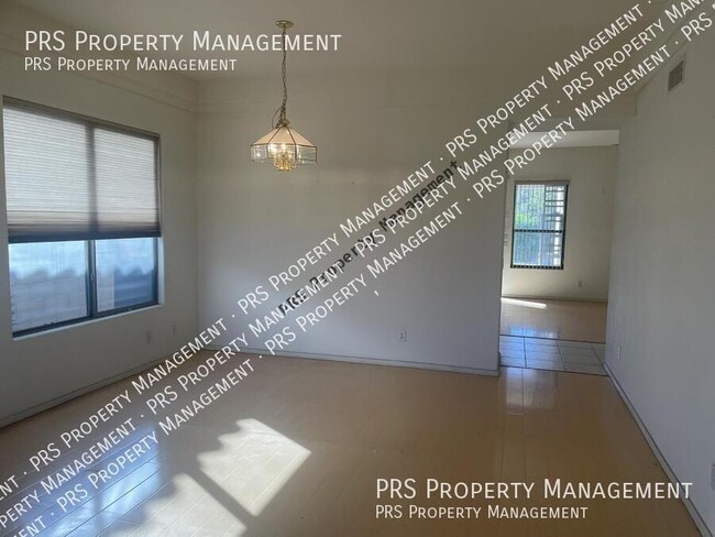 Building Photo - 2165 W Olive Way