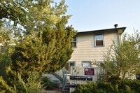 Building Photo - 1 bd apt in 7 unit complex on The Hill.