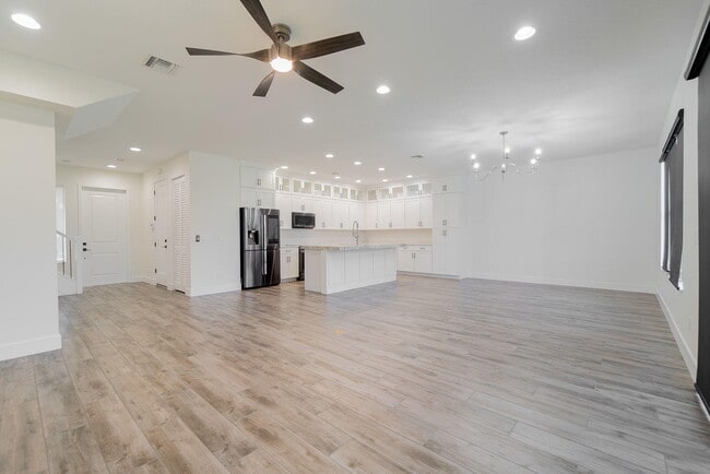 Building Photo - 5447 Starfish Rd