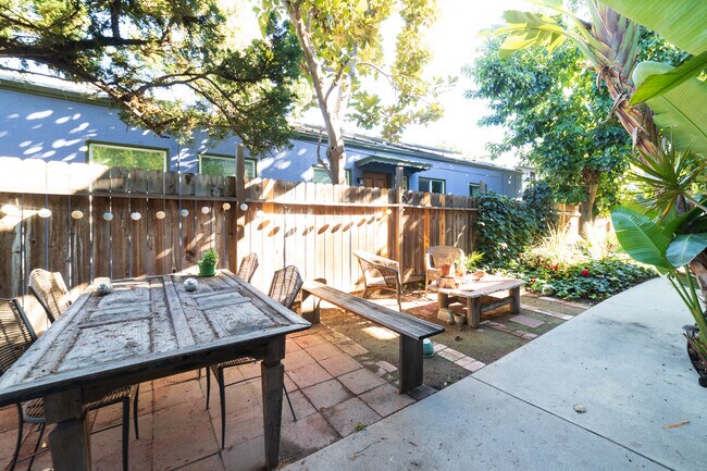 Building Photo - 11638 Riverside Dr