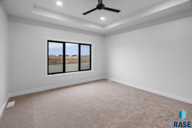 Building Photo - 1137 N Thompson Ave