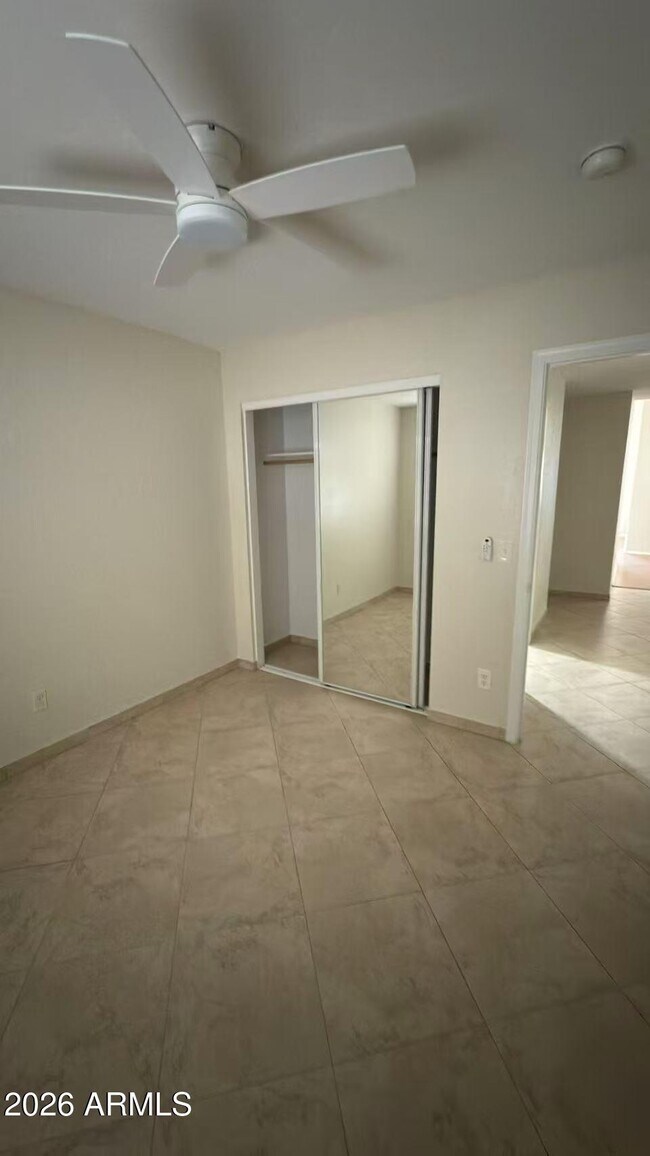 Building Photo - 2346 E Devon Ct