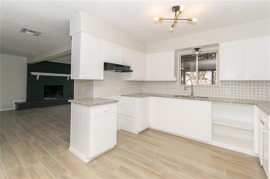 Building Photo - 5506 Dominica Dr