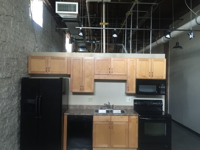 127 Kitchen - 585 Upper S St