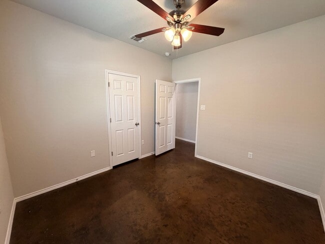 Building Photo - 1127 Renee Way
