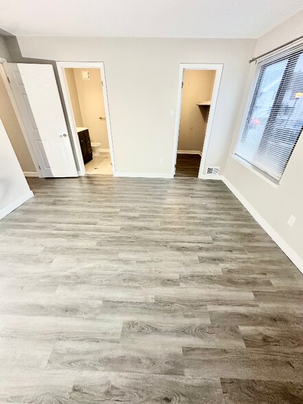 Building Photo - 807 Hickory Cir