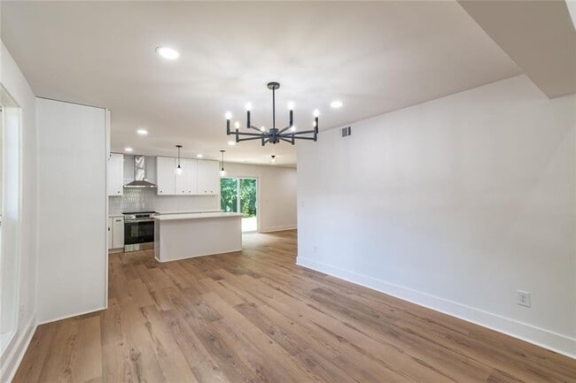 Building Photo - 2601 Garland Way