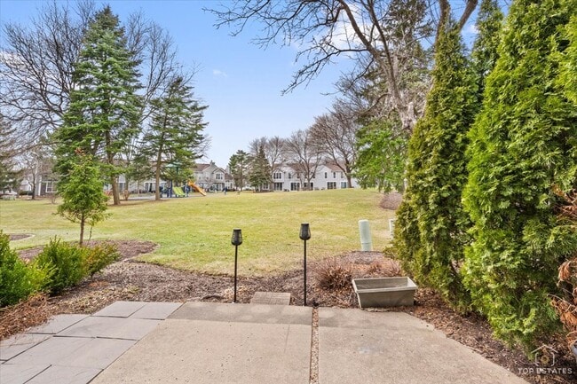 Building Photo - 1260 Cranbrook Dr