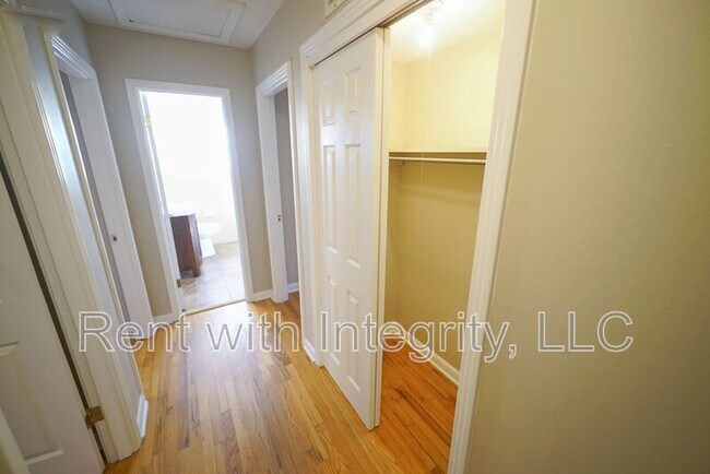 Building Photo - 1804 Skyland Dr