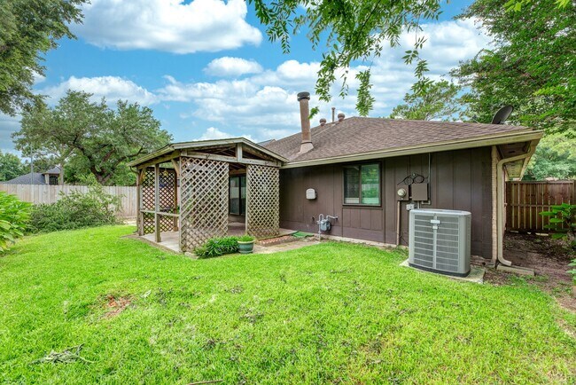 Building Photo - 6818 Brockington Dr