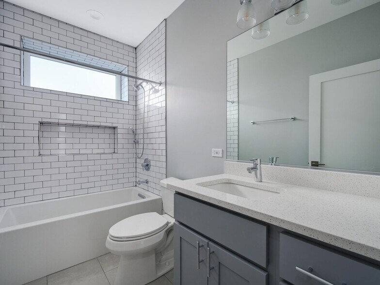 Building Photo - 5528 W Gettysburg St