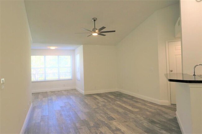 Building Photo - 3340 Pinewalk Dr N