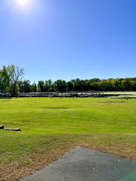 Building Photo - 413 Rowley St