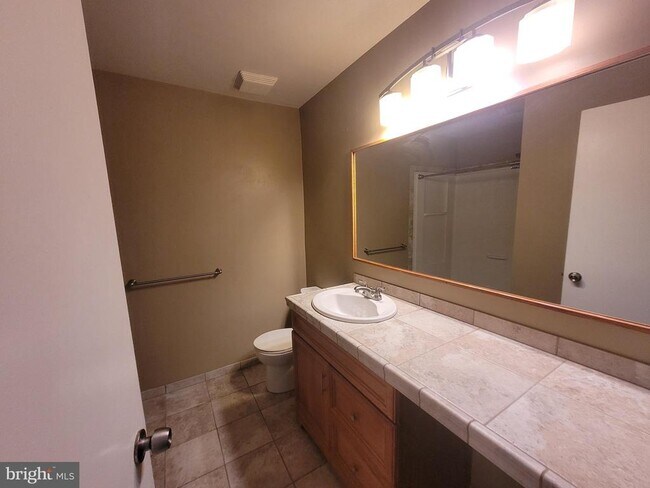 Building Photo - 604 Thornton Ct