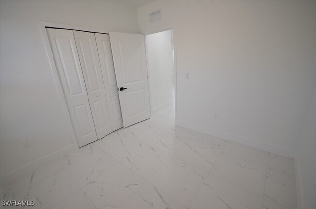 Building Photo - 2132 Barker Blvd