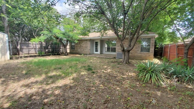 Building Photo - Eagle Mountain-Saginaw ISD, 3 bedrooms, 2 ...