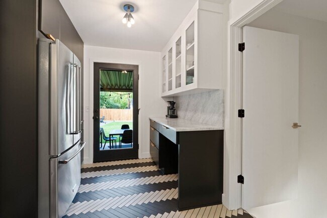 Building Photo - Beautiful Single Family Home!