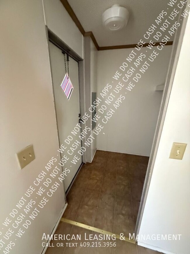Building Photo - 108 Hornet Ln