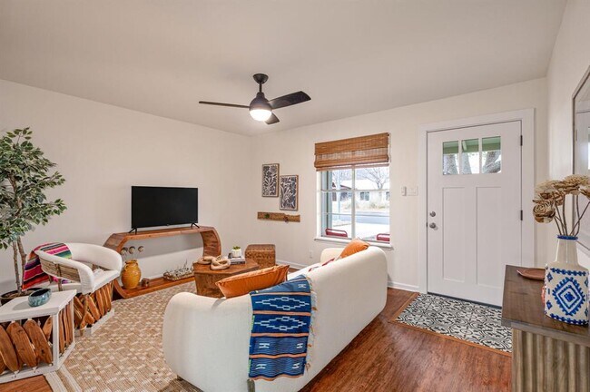 Building Photo - 407 Westmorland Dr