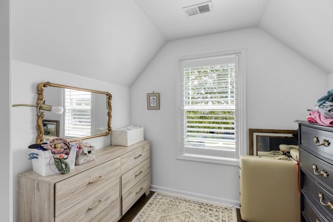 Building Photo - Spacious 4 Bedroom Home in Auburn