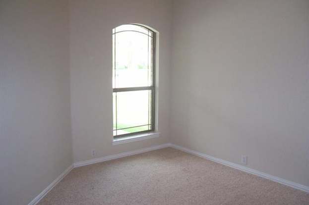 Building Photo - 2633 Pine Trail Dr