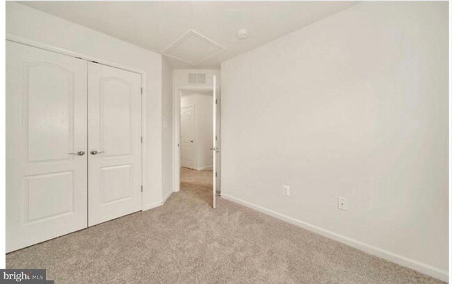 Building Photo - 12815 Sutherby Ln