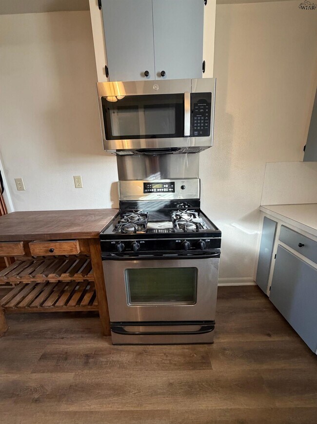 Building Photo - 1019 Harris Ln