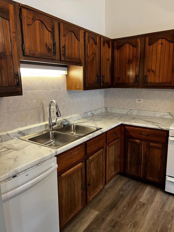 Building Photo - 5623 Santa Barbara Dr