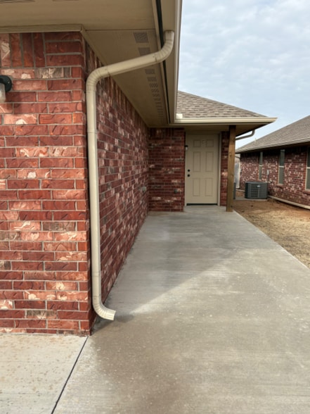 Building Photo - 1617 Lawter Rd