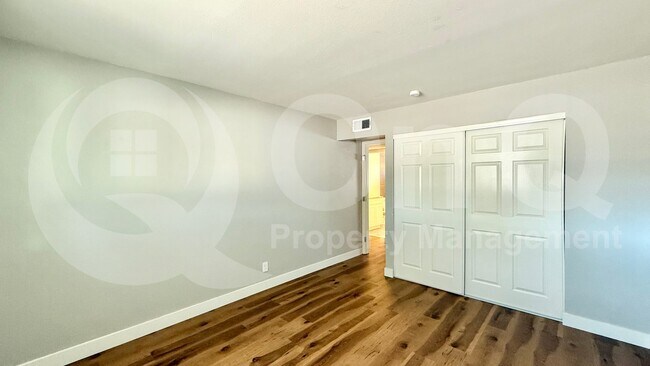 Building Photo - 6044 N 21st Ave