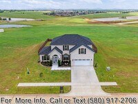 Building Photo - 6309 SW Oakmont Blvd