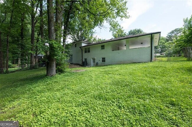 Building Photo - 1025 Hilburn Dr SE