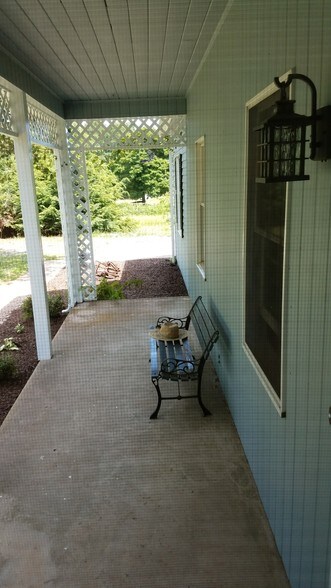 Front Porch - 373 Meadow Rd