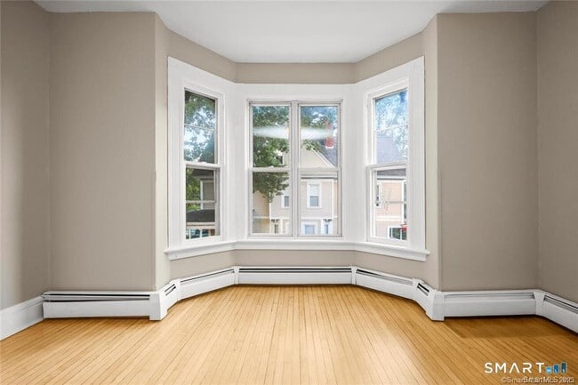 Building Photo - 49 Atwater Ave