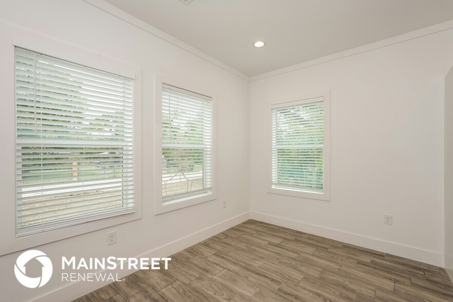 Building Photo - 2910 Wilhurt Ave