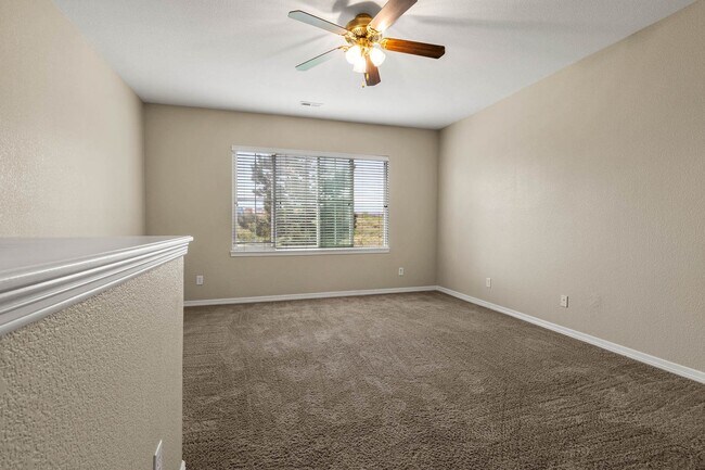 Building Photo - Spacious Townhome in Cherry Creek School District
