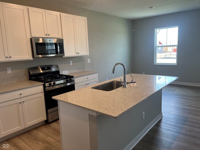 Building Photo - 2045 W 171st St