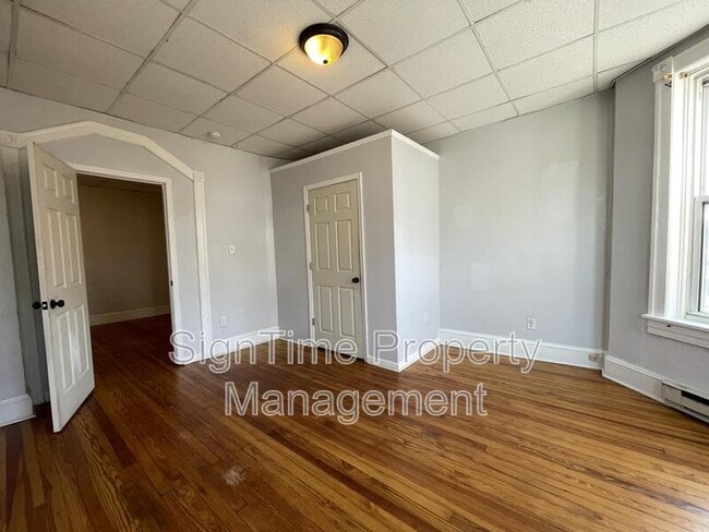Building Photo - 238 Summit Ave