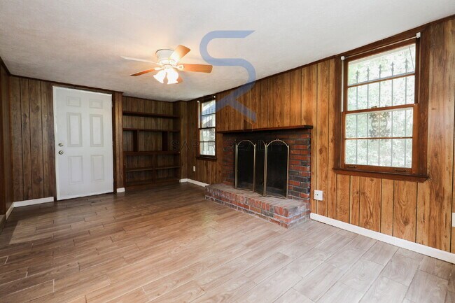 Building Photo - 4259 Lamar St