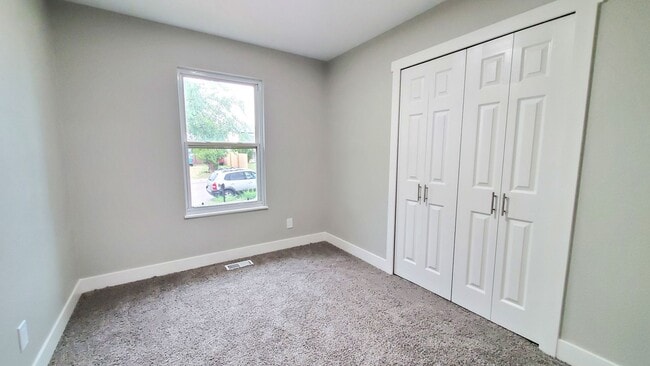 Building Photo - Beautifully updated home on Chippewa Road
