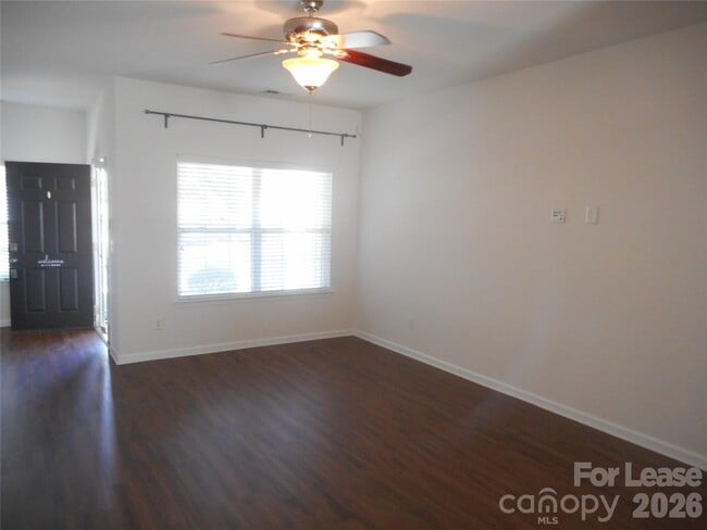 Building Photo - 2331 Crosscut Dr