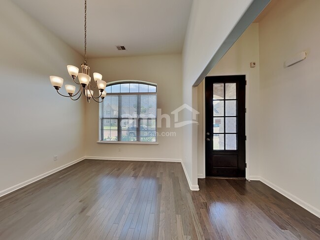 Building Photo - 5462 Stonecrest Dr