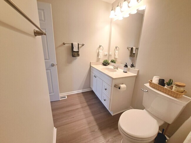 Building Photo - 1060 Newport Harbor