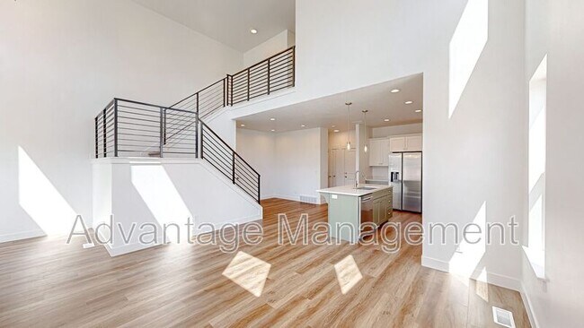 Building Photo - 1583 Stark Dr