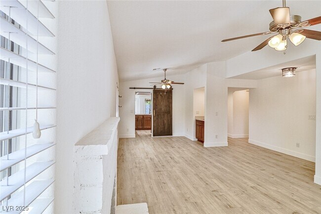 Building Photo - 4413 Live Oak Dr